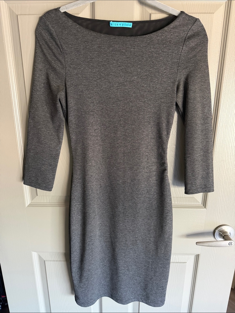 Alice + Olivia Gray Three-Quarter Sleeve Sheath Dress